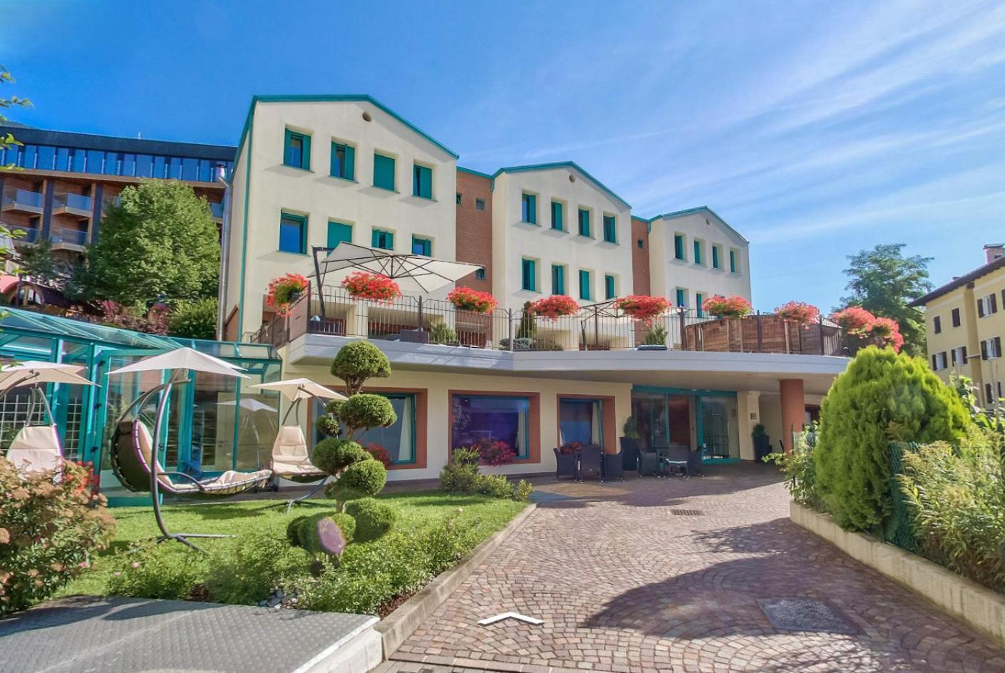 Hotel Sole Malè Kültér fotó